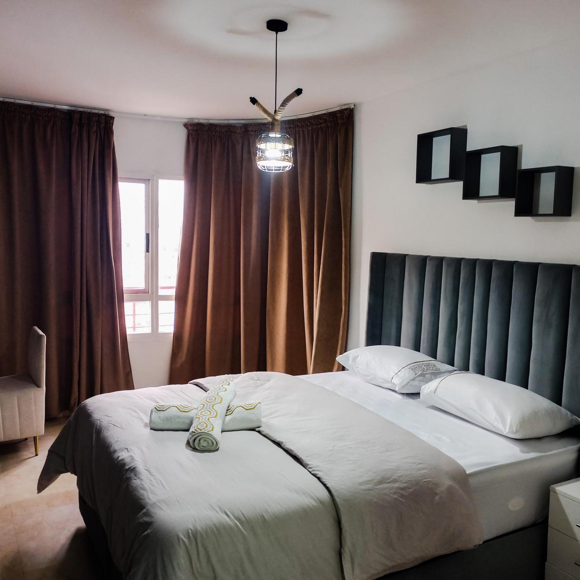 Moderne Appartement Au Plein Centre-Ville En Face Hilton & La Gare De Train Tgv Avec Climatisation Tanger Exterior foto