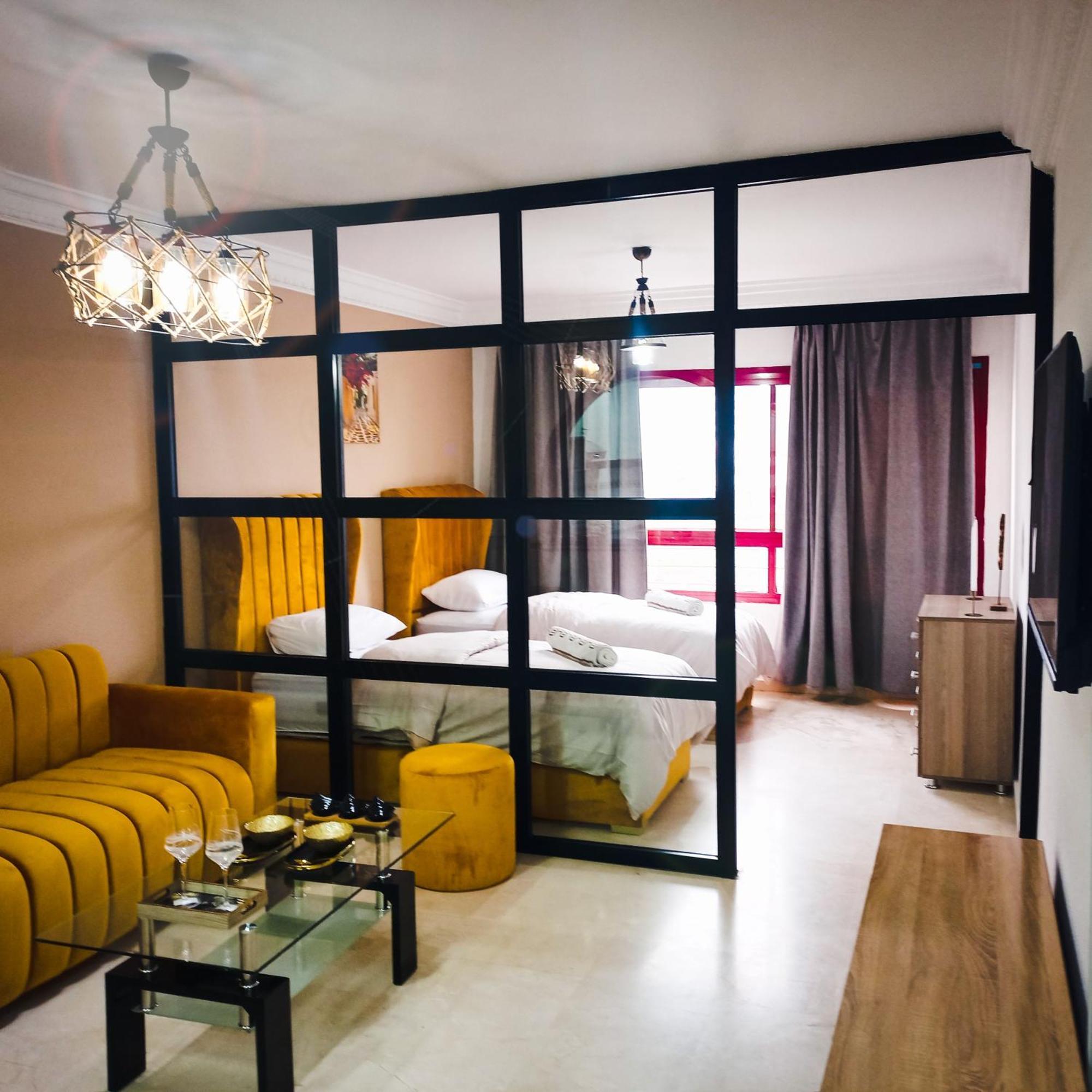 Moderne Appartement Au Plein Centre-Ville En Face Hilton & La Gare De Train Tgv Avec Climatisation Tanger Exterior foto